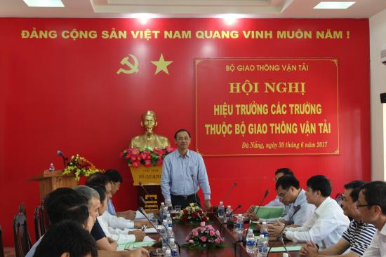 Ảnh chào mừng Đại hội Đảng bộ Trường Cao đẳng Giao thông vận tải Trung ương V lần thứ XV, nhiệm kỳ 2020-2025