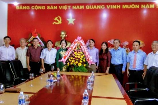 Hình ảnh các đơn vị đến thăm và chúc mừng Nhà trường nhân ngày Hiến chương Nhà giáo 20/11/2018