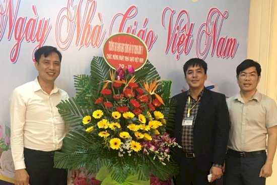Hình ảnh các đơn vị đến thăm và chúc mừng Nhà trường nhân dịp ngày Nhà giáo Việt Nam 20-11