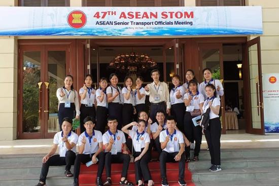 Hình ảnh Đoàn GV, HSSV trường Cao đẳng GTVT TW V phục vụ tổ chức Hội nghị Quan chức cấp cao Giao thông vận tải ASEAN lần thứ 47 (STOM 47)