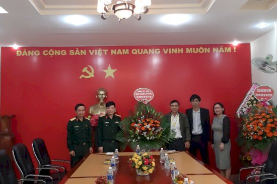Hình ảnh các đơn vị đến thăm và chúc mừng Nhà trường nhân dịp ngày Nhà giáo Việt Nam 20-11