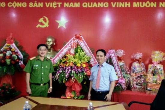 Hình ảnh các đơn vị đến thăm và chúc mừng Nhà trường nhân ngày Hiến chương Nhà giáo 20/11/2018