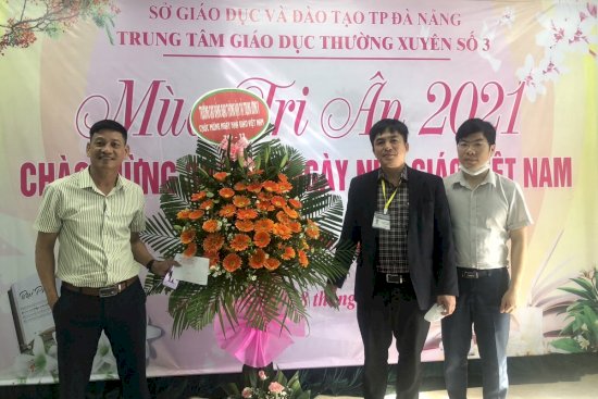 Hình ảnh các đơn vị đến thăm và chúc mừng Nhà trường nhân dịp ngày Nhà giáo Việt Nam 20-11