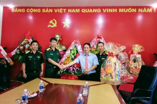 Hình ảnh các đơn vị đến thăm và chúc mừng Nhà trường nhân ngày Hiến chương Nhà giáo 20/11/2018