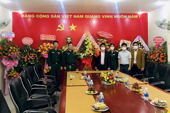 Hình ảnh các đơn vị đến thăm và chúc mừng Nhà trường nhân dịp ngày Nhà giáo Việt Nam 20-11