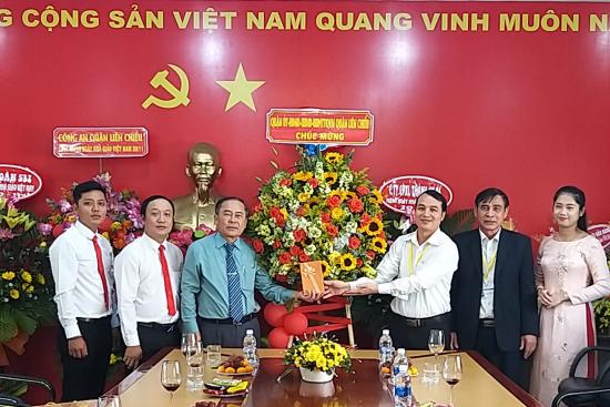 Hình ảnh các đơn vị đến thăm và chúc mừng Nhà trường nhân dịp ngày Nhà giáo Việt Nam 20-11-2020.