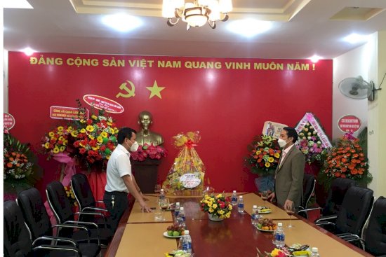 Hình ảnh các đơn vị đến thăm và chúc mừng Nhà trường nhân dịp ngày Nhà giáo Việt Nam 20-11