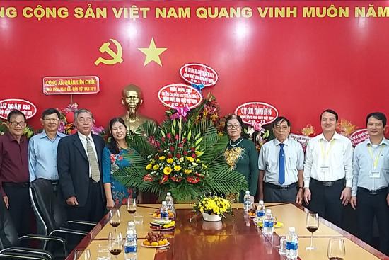 Hình ảnh các đơn vị đến thăm và chúc mừng Nhà trường nhân dịp ngày Nhà giáo Việt Nam 20-11-2020.