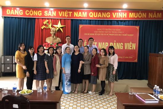 Ảnh chào mừng Đại hội Đảng bộ Trường Cao đẳng Giao thông vận tải Trung ương V lần thứ XV, nhiệm kỳ 2020-2025