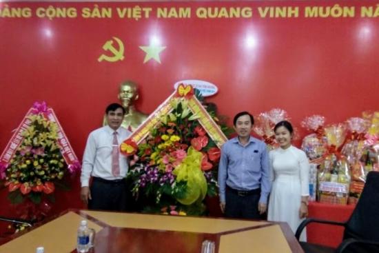 Hình ảnh các đơn vị đến thăm và chúc mừng Nhà trường nhân ngày Hiến chương Nhà giáo 20/11/2018