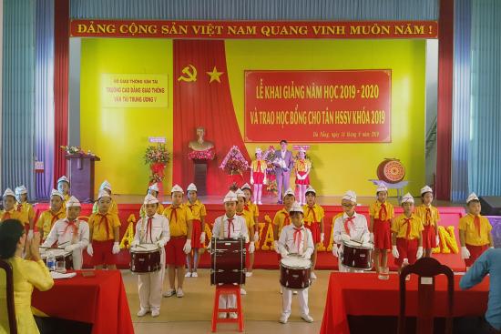 Ảnh chào mừng Đại hội Đảng bộ Trường Cao đẳng Giao thông vận tải Trung ương V lần thứ XV, nhiệm kỳ 2020-2025