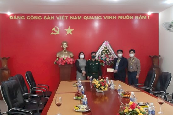 Hình ảnh các đơn vị đến thăm và chúc mừng Nhà trường nhân dịp ngày Nhà giáo Việt Nam 20-11