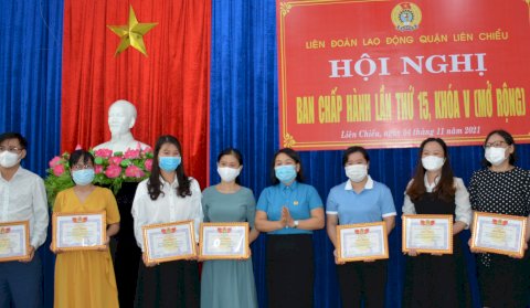 BAN CHẤP HÀNH CÔNG ĐOÀN TRƯỜNG CAO ĐẲNG GIAO THÔNG VẬN TẢI TRUNG ƯƠNG V THAM DỰ HỘI NGHỊ BAN CHẤP HÀNH LẦN THỨ 15_KHOÁ V (MỞ RỘNG)  DO LIÊN ĐOÀN LAO ĐỘNG QUẬN LIÊN CHIỂU TỔ CHỨC