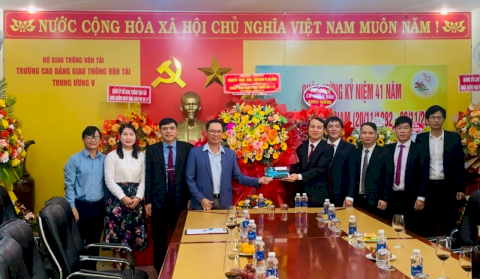 TRƯỜNG CAO ĐẲNG GIAO THÔNG VẬN TẢI TRUNG ƯƠNG V KỶ NIỆM 41 NĂM NGÀY NHÀ GIÁO VIỆT NAM (20/11/1982 - 20/11/2023)