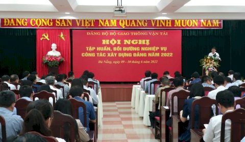 Trường Cao đẳng Giao thông vận tải Trung ương V tham dự Hội nghị tập huấn, bồi dưỡng nghiệp vụ xây dựng đảng năm 2022 